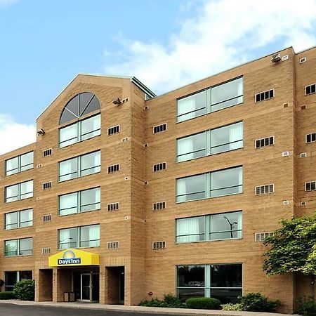 Days Inn By Wyndham Niagara Falls Lundys Lane Extérieur photo