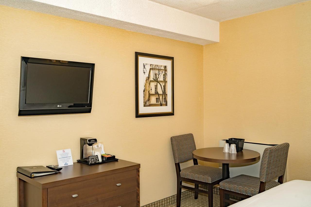 Days Inn By Wyndham Niagara Falls Lundys Lane Extérieur photo