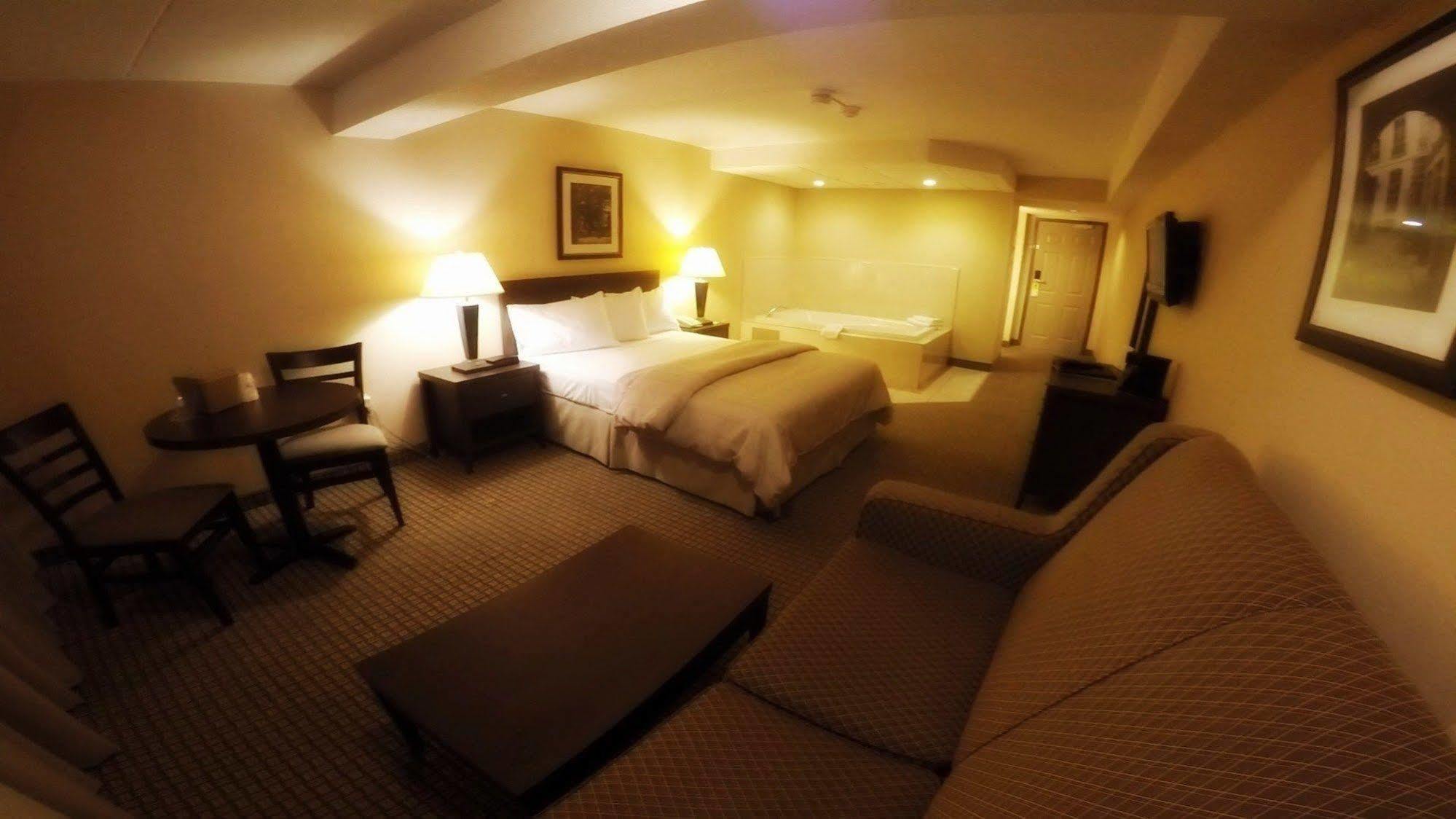 Days Inn By Wyndham Niagara Falls Lundys Lane Extérieur photo