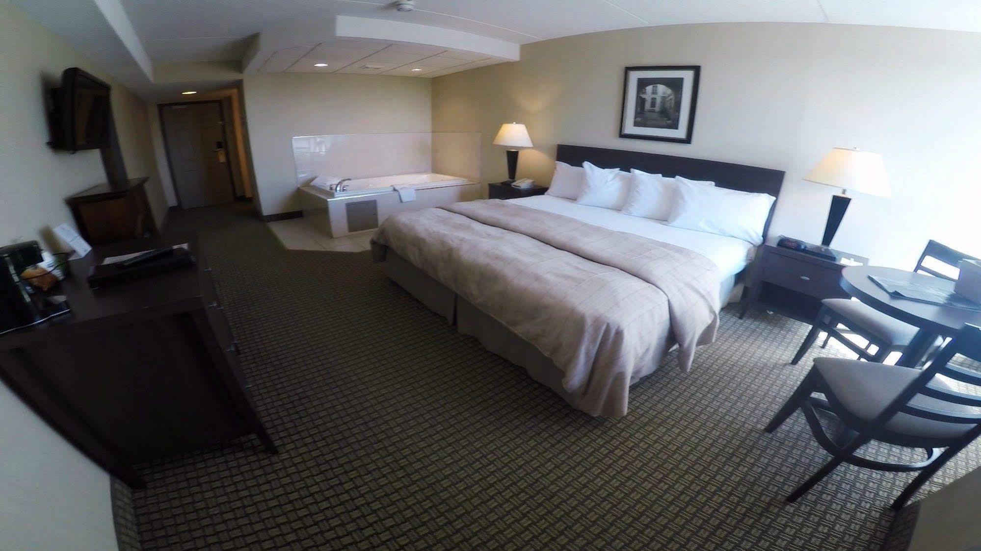 Days Inn By Wyndham Niagara Falls Lundys Lane Extérieur photo