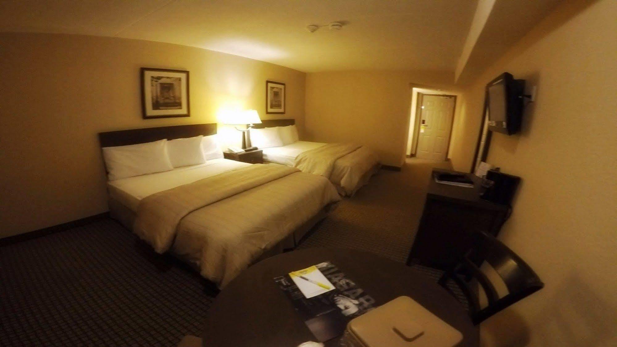 Days Inn By Wyndham Niagara Falls Lundys Lane Extérieur photo