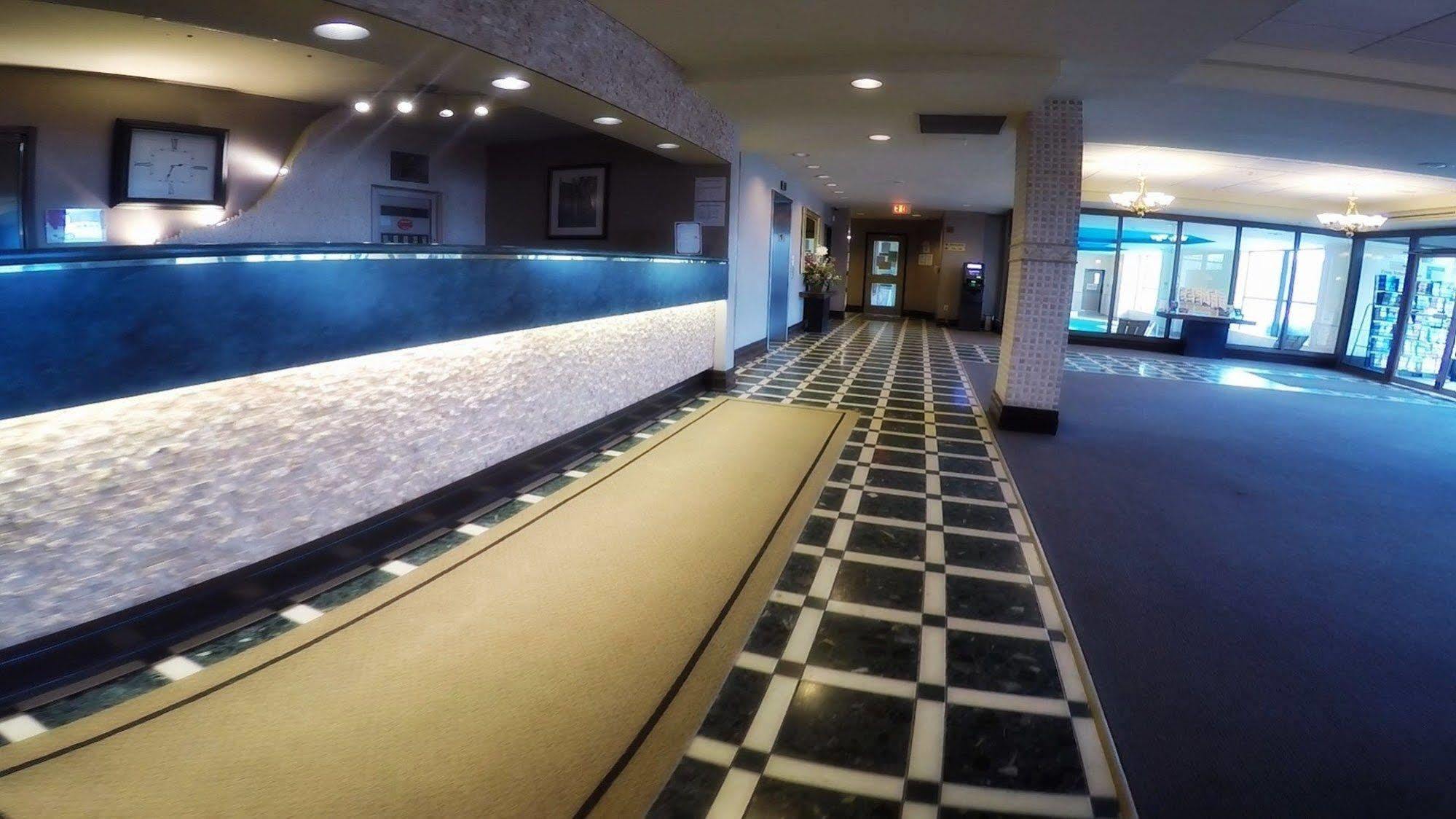 Days Inn By Wyndham Niagara Falls Lundys Lane Extérieur photo