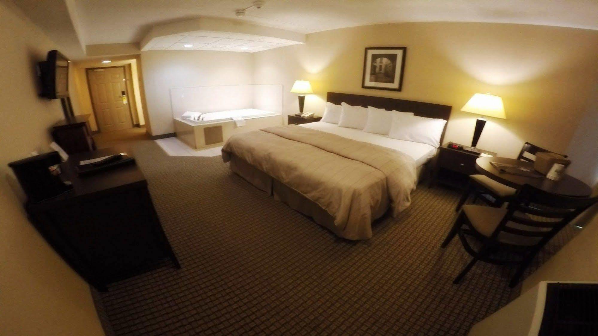 Days Inn By Wyndham Niagara Falls Lundys Lane Extérieur photo