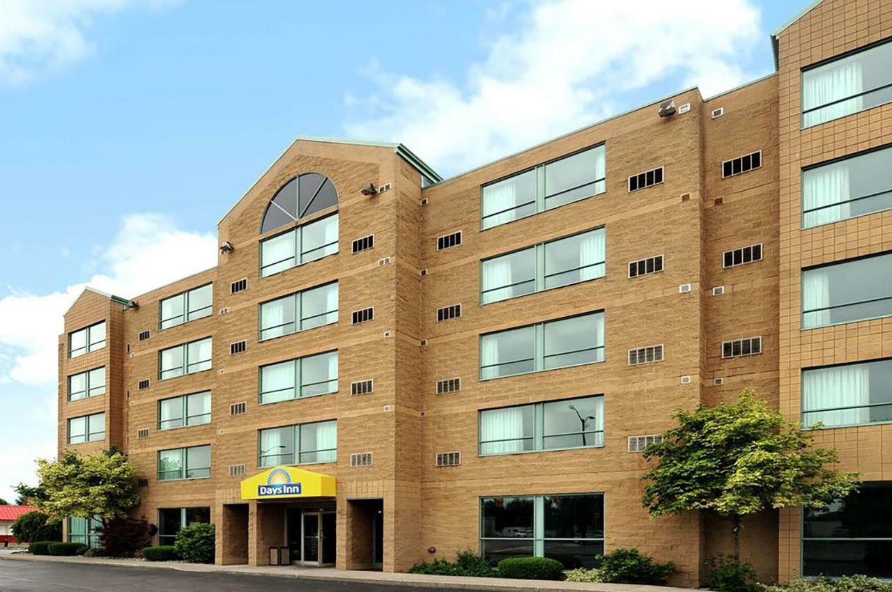 Days Inn By Wyndham Niagara Falls Lundys Lane Extérieur photo