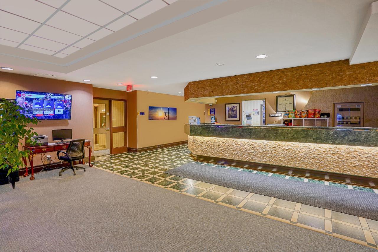 Days Inn By Wyndham Niagara Falls Lundys Lane Extérieur photo